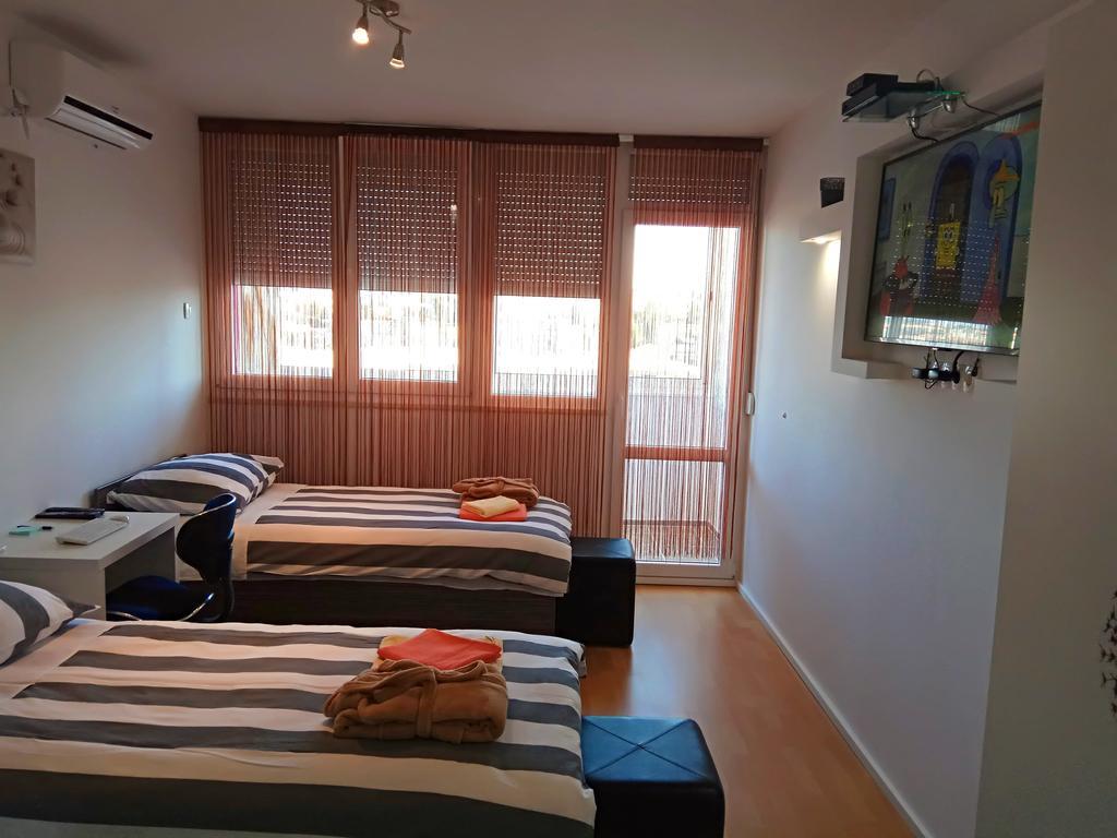 Opera Apartment *